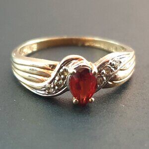 Elegant 10k Gold Genuine Garnet & Diamond Ring – Timeless Beauty in Every Detail
